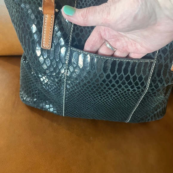 Authentic Dooney and Bourke snake print leather tote - Picture 7 of 17
